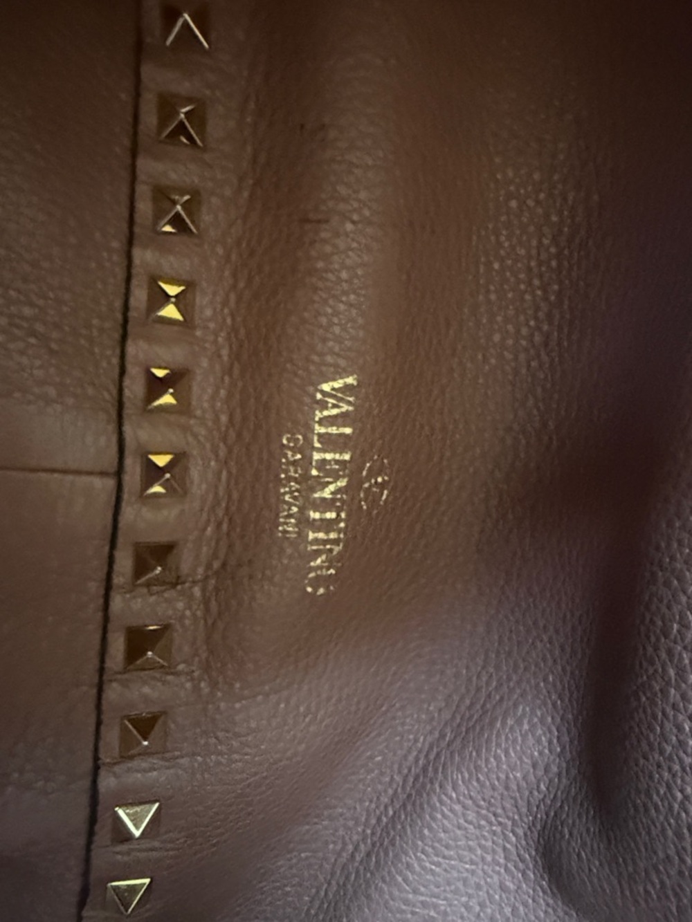 Valentino Garavani Burgundy Leather Rockstud Tote - Picture 4 of 8